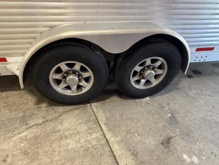 Used 2021 Shadow 5 Horse Blue Gooseneck Horse Trailer with Awning & Exterior Lights Horse Trailer