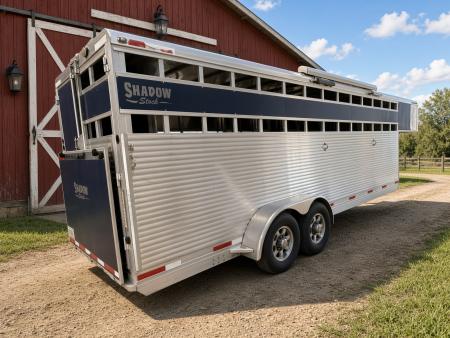 Used 2021 Shadow 5 Horse Blue Gooseneck Horse Trailer with Awning & Exterior Lights Horse Trailer