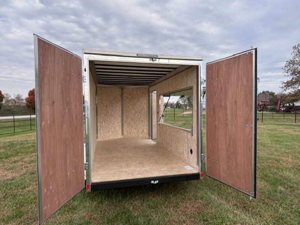2027 Formula Trailers photo 3