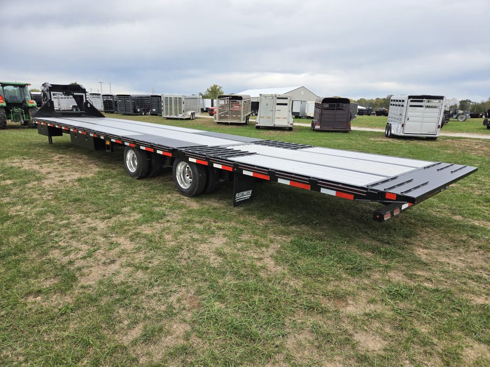 New 2027 Diamond C 102X40 FMAX216 AIR RIDE GOOSENECK W/HYDROTAIL HYDROJACKS & ALUMINUM FLOOR