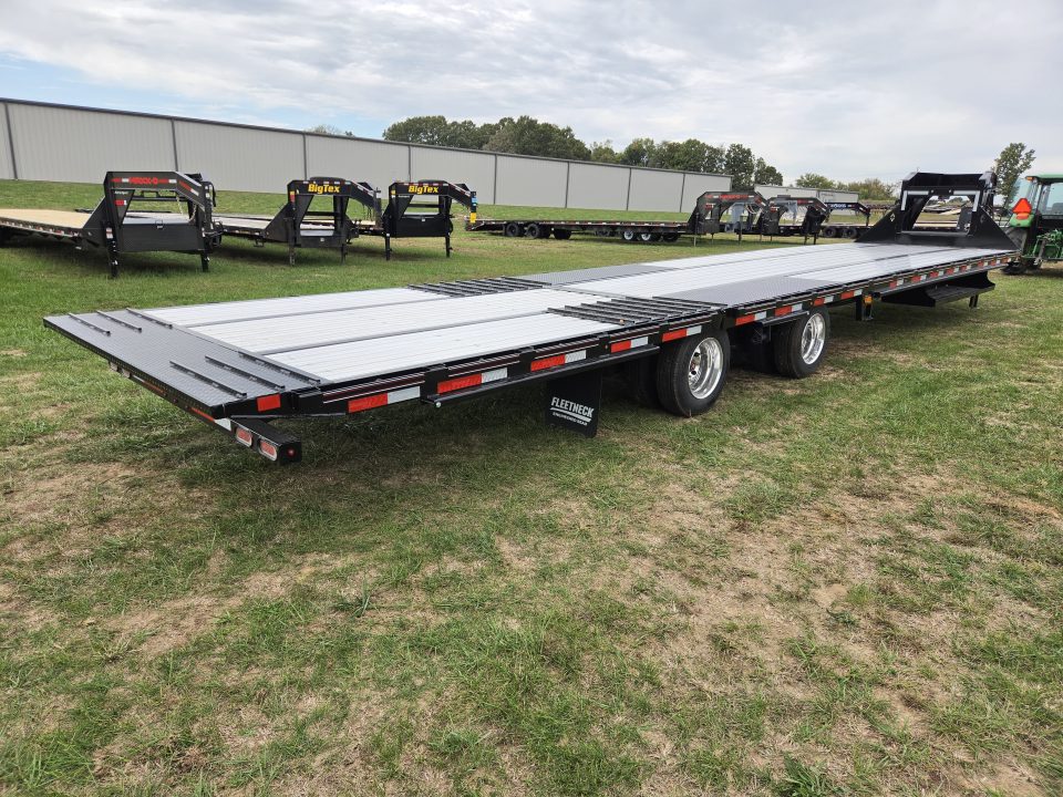 New 2027 Diamond C 102X40 FMAX216 AIR RIDE GOOSENECK W/HYDROTAIL HYDROJACKS & ALUMINUM FLOOR