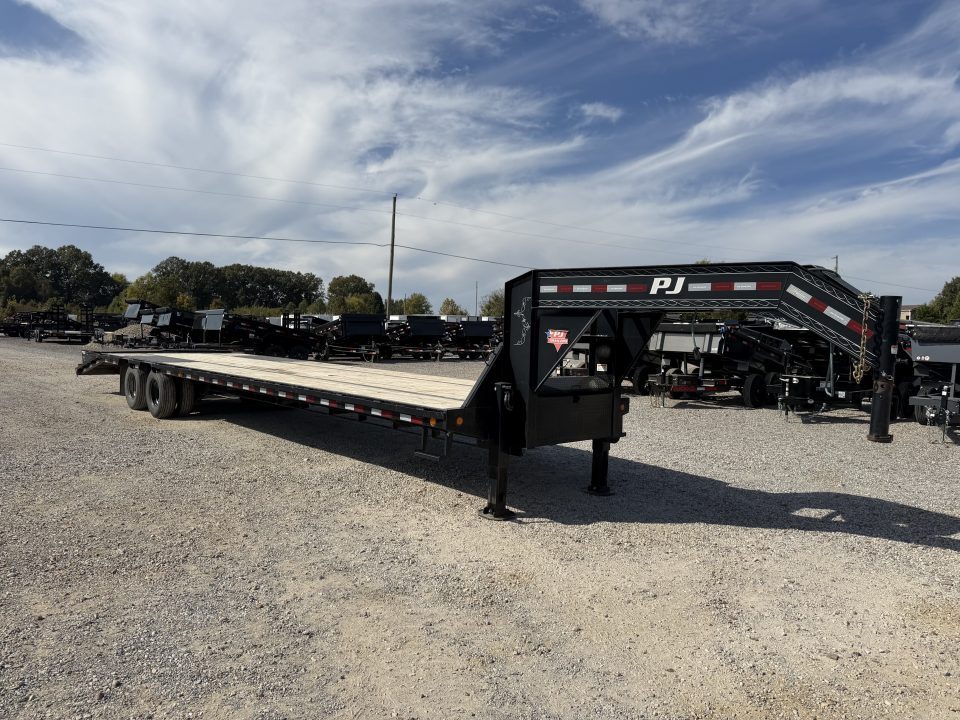 Used 2022 PJ 102"X36' 25.9K GVWR Gooseneck Flatbed Trailer