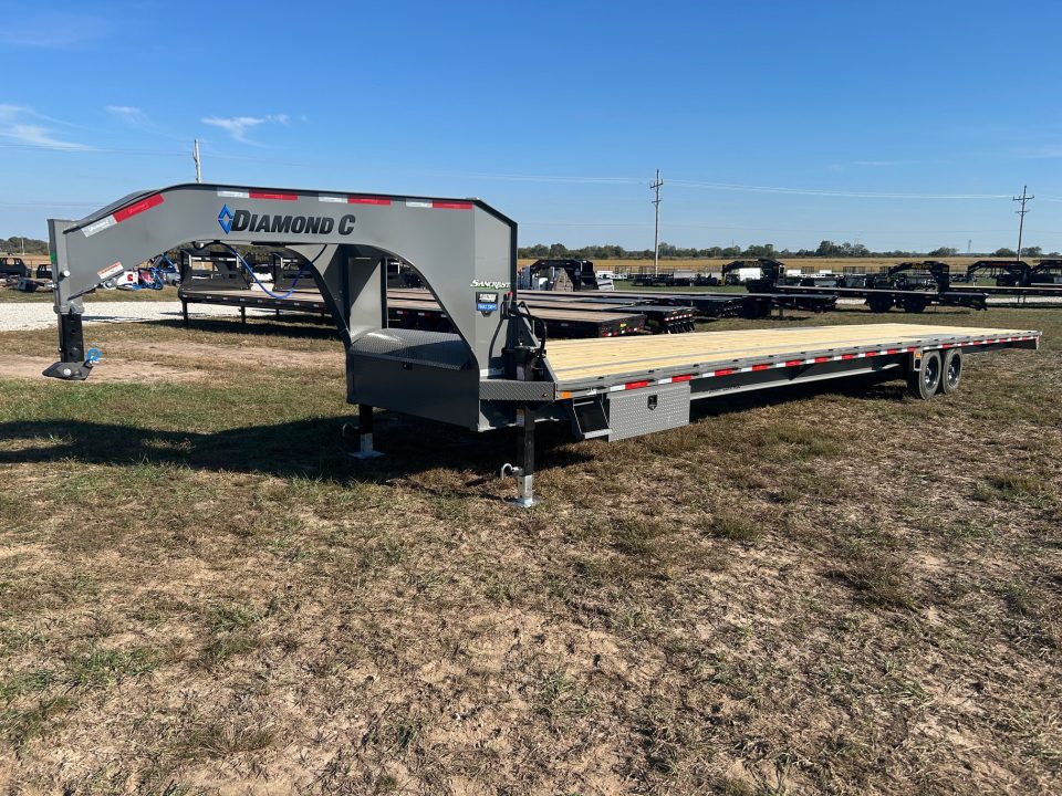New 2027 Diamond C 102x40 Tandem 12K GN Straight Deck w/ Slide In Ramps