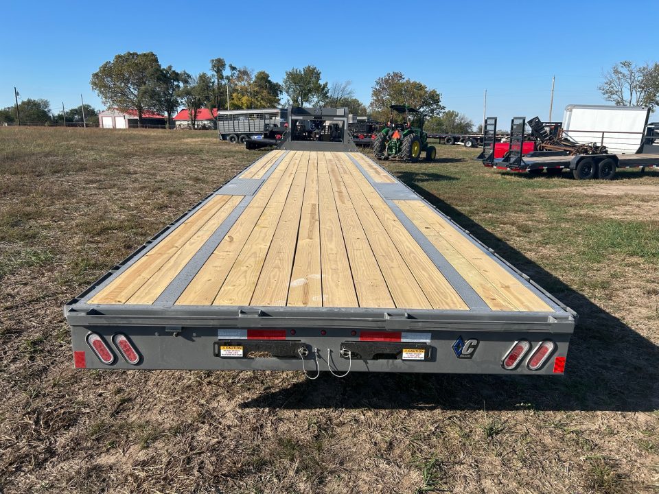 New 2027 Diamond C 102x40 Tandem 12K GN Straight Deck w/ Slide In Ramps