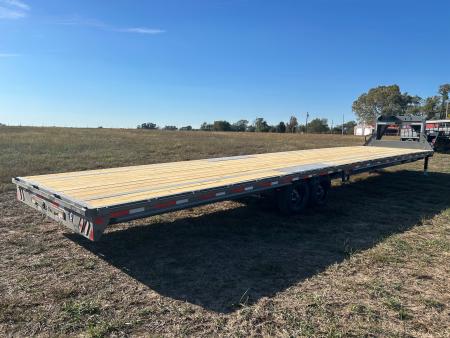 New 2027 Diamond C 102x40 Tandem 12K GN Straight Deck w/ Slide In Ramps