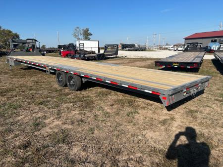 New 2027 Diamond C 102x40 Tandem 12K GN Straight Deck w/ Slide In Ramps
