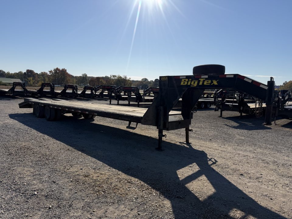 Used 2013 Big Tex 102"X33' 22K Gooseneck Flatbed Trailer