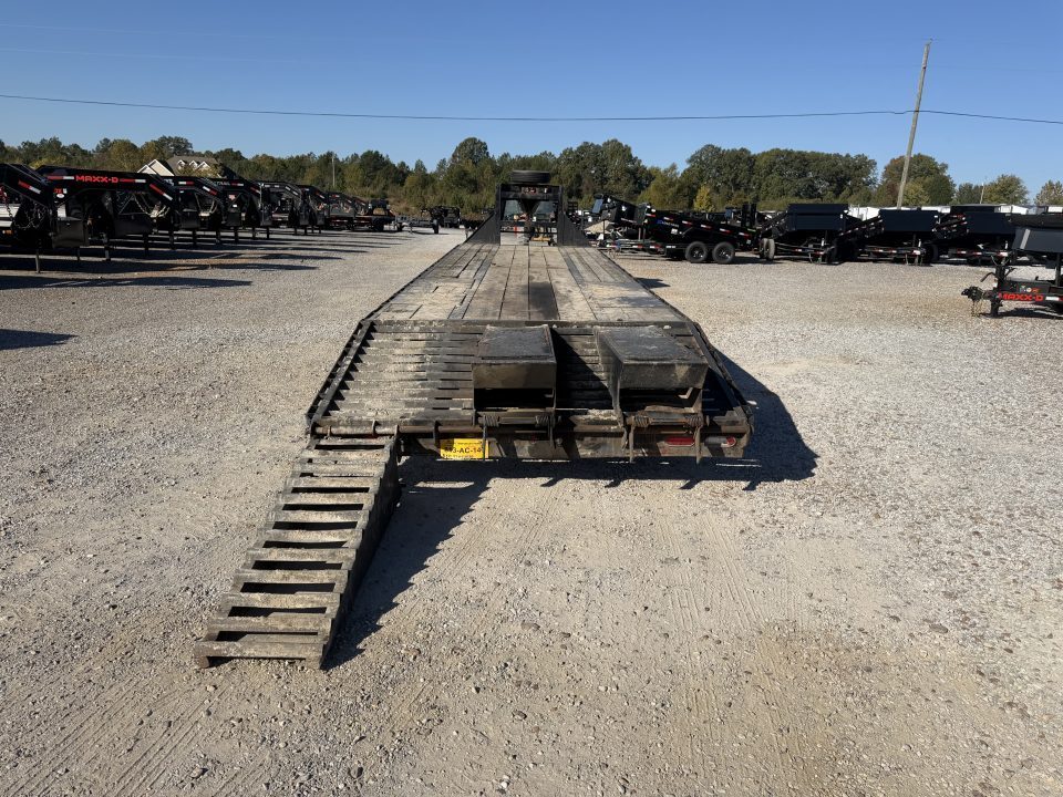 Used 2013 Big Tex 102"X33' 22K Gooseneck Flatbed Trailer