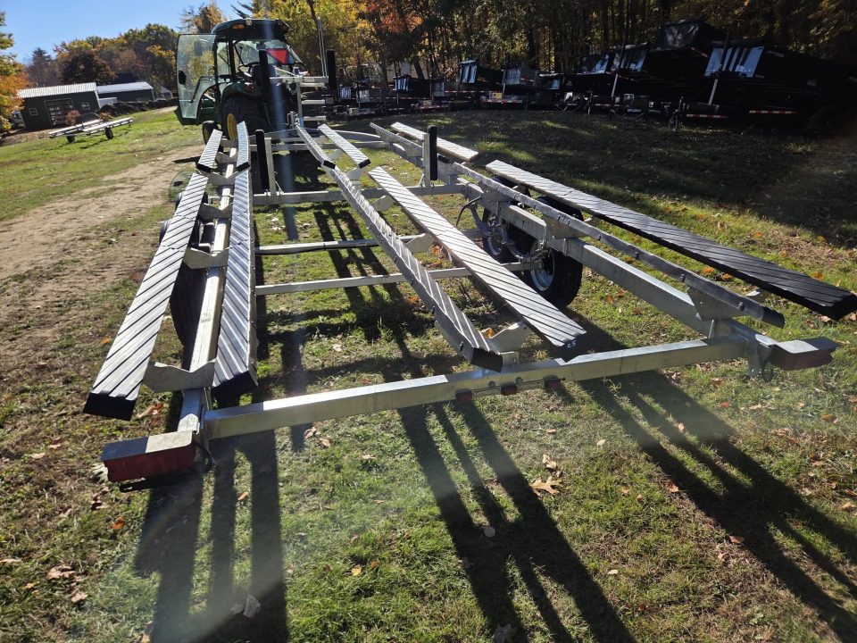 New 2027 Venture Trailers pontoon trailer tri toon 22-26 foot boat Boat Trailer