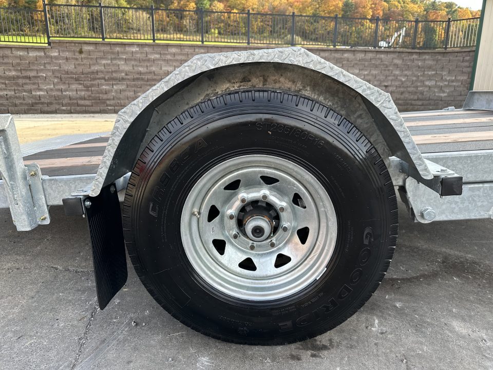 New 2025 K-Trail 12' Cushion Tilt