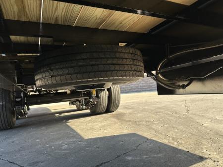 New PJ trailers 32' LY Hydraulic Dovetail