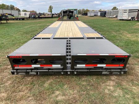 New 2027 MAXX-D 102X32 TANDEM 25.9K GN W/ MAX RAMPS, HYDROJACKS, DISC BRAKES, SOLAR & WIRELESS Flatbed Trailer