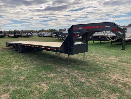 New 2027 MAXX-D 102X32 TANDEM 25.9K GN W/ MAX RAMPS, HYDROJACKS, DISC BRAKES, SOLAR & WIRELESS Flatbed Trailer