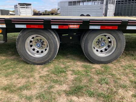 New 2027 Diamond C Trailers 102x32 TANDEM 25.9K GN W/ MAX RAMPS, HYDROJACKS & ALUMINUM OUTERS Flatbed Trailer