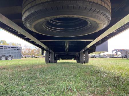 New 2027 Diamond C Trailers 102x32 TANDEM 25.9K GN W/ MAX RAMPS, HYDROJACKS & ALUMINUM OUTERS Flatbed Trailer