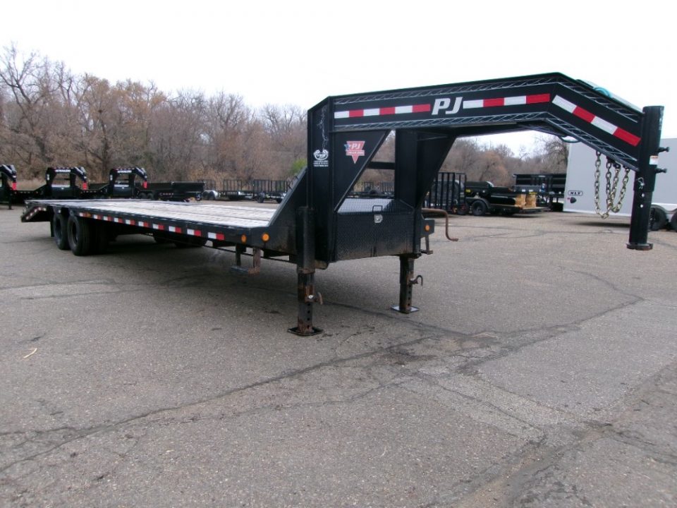 Used 2021 PJ Trailers GN2432 Flatbed Trailer