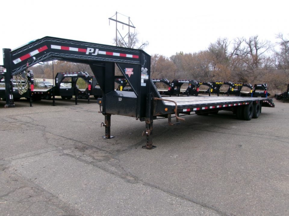 Used 2021 PJ Trailers GN2432 Flatbed Trailer