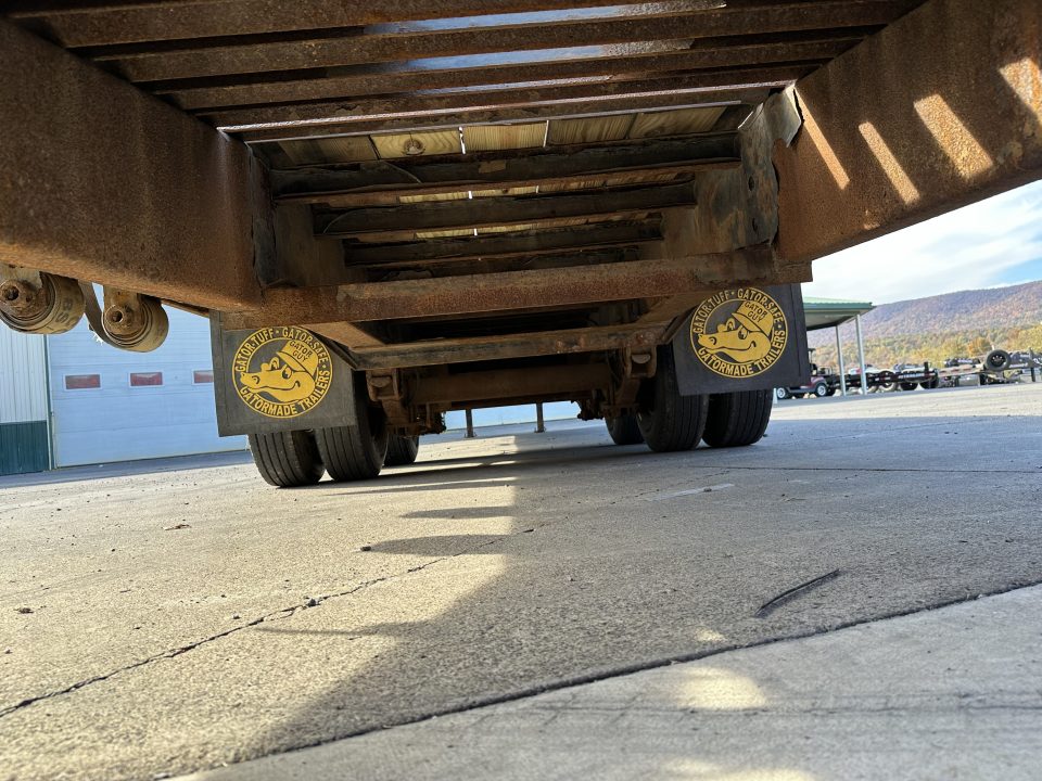 Used 2017 Gatorade 40' Tandem Dual Gooseneck w/Max Ramps