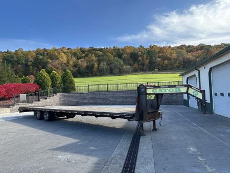 Used 2017 Gatorade 40' Tandem Dual Gooseneck w/Max Ramps