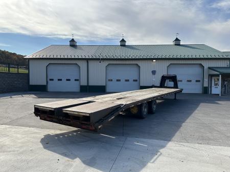 Used 2017 Gatorade 40' Tandem Dual Gooseneck w/Max Ramps