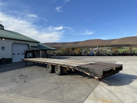 Used 2017 Gatorade 40' Tandem Dual Gooseneck w/Max Ramps