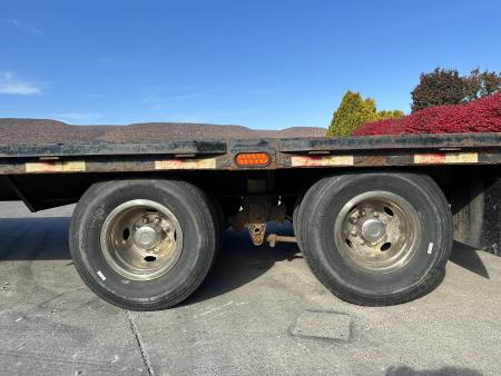 Used 2017 Gatorade 40' Tandem Dual Gooseneck w/Max Ramps