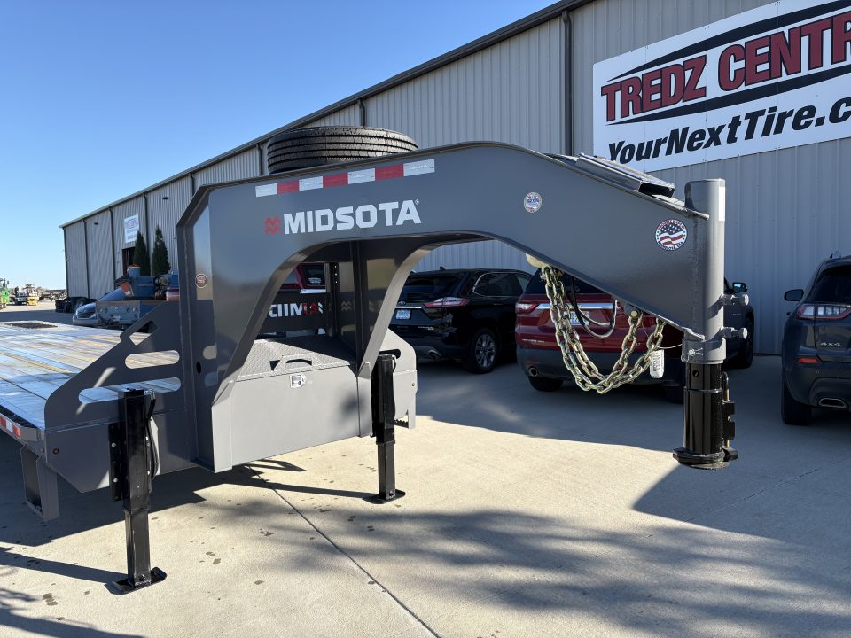 New 2027 Midsota FBHB3612-259G Hydraulic Tail Goosneck Deckover Trailer