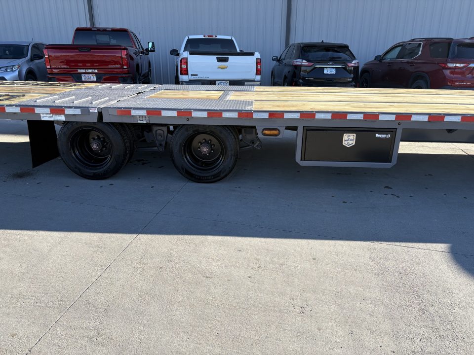 New 2027 Midsota FBHB3612-259G Hydraulic Tail Goosneck Deckover Trailer