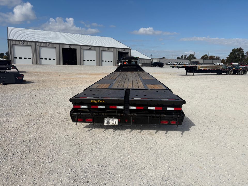 Used 2026 Big Tex 25GN 102X35 TANDEM 25.9K TANDEM DUAL FLATBED W / MAX RAMPS