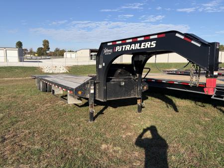 Used 2023 PJ Trailers PJ GN HYDOTAIL 102X36 Flatbed Trailer
