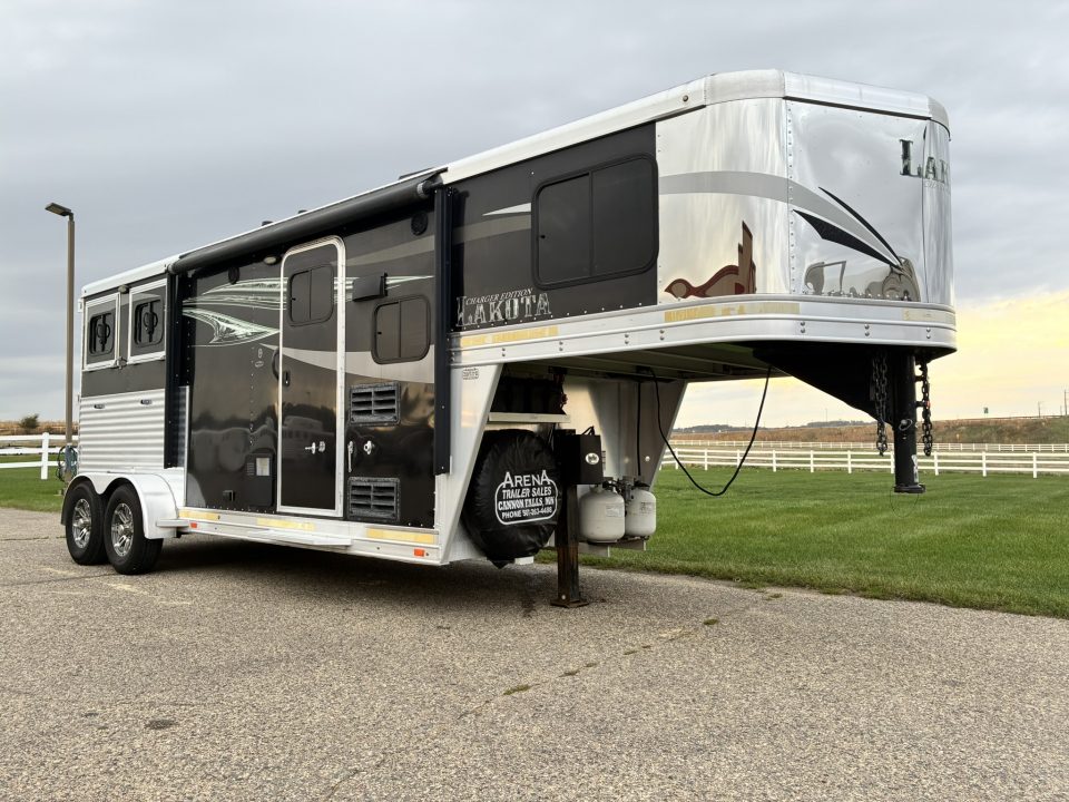 Used 2018 Lakota 2H 7'LQ Horse Trailer