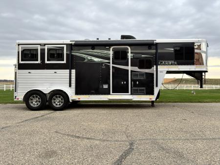 Used 2018 Lakota 2H 7'LQ Horse Trailer