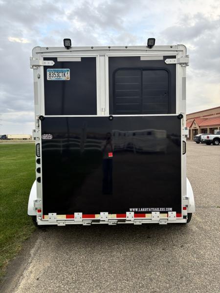 Used 2018 Lakota 2H 7'LQ Horse Trailer