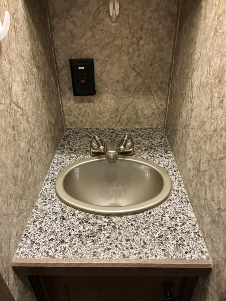 Used 2018 Lakota 2H 7'LQ Horse Trailer