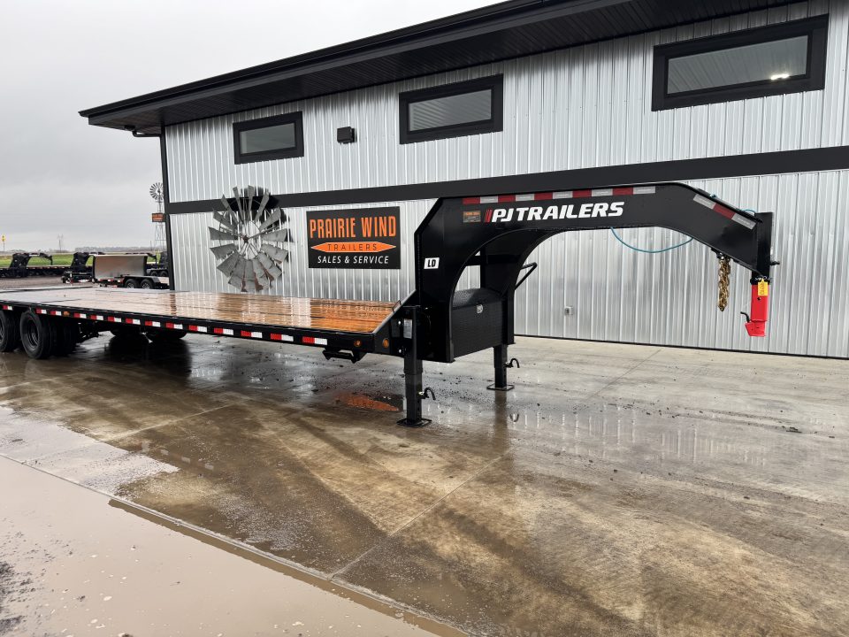 New 2027 PJ Trailers LD36GN Deckover Trailer