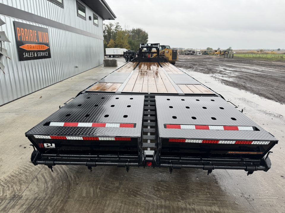 New 2027 PJ Trailers LD36GN Deckover Trailer
