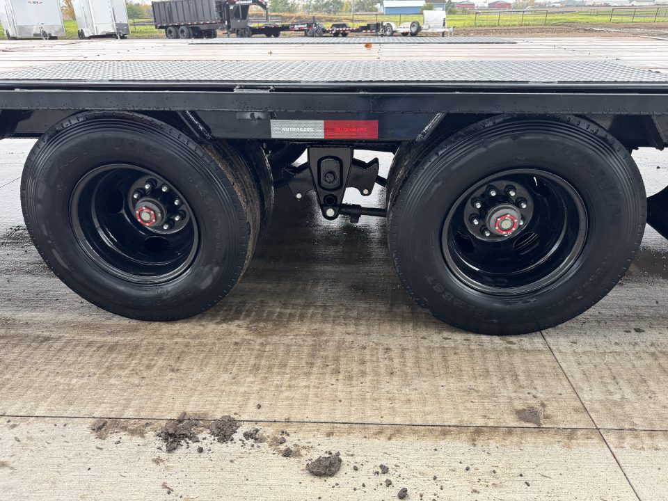 New 2027 PJ Trailers LD36GN Deckover Trailer