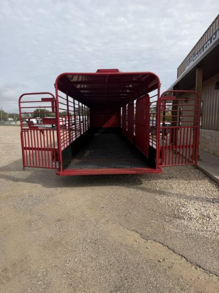 Used 2015 Gooseneck Trailer MFG 32X6'8" Stock / Stock Combo Trailer
