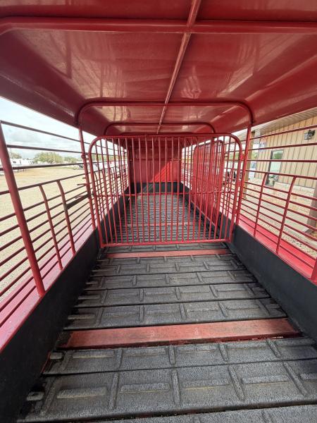 Used 2015 Gooseneck Trailer MFG 32X6'8" Stock / Stock Combo Trailer