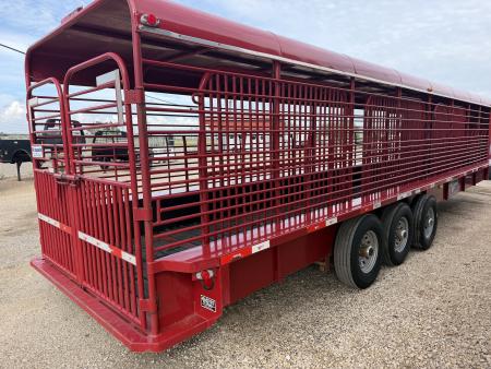 Used 2015 Gooseneck Trailer MFG 32X6'8" Stock / Stock Combo Trailer