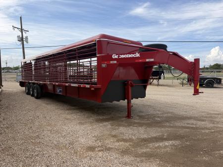 Used 2015 Gooseneck Trailer MFG 32X6'8" Stock / Stock Combo Trailer