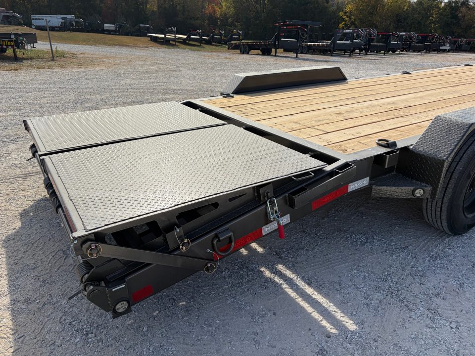 New 2027 MAXX-D EHX TANDEM HD CH W/ 4' DOVE/ MAX RAMPS/ 83X22 Car Hauler
