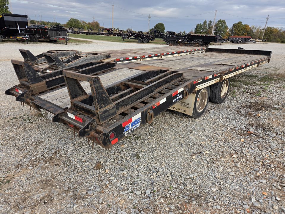 Used 2011 Eager Beaver 102X26 TANDEM PINTLE W/22.5K AIR BRAKE AXLES OAK FLOOR & 6FT DOVE
