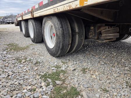 Used 2008 Eager Beaver 102X30 TRIPLE PINTLE W/3-22.5K AIR BRAKE AXLES OAK FLOOR 6'DOVE FLIPOVER RAMPS & AIR LIFT FRONT AXLE