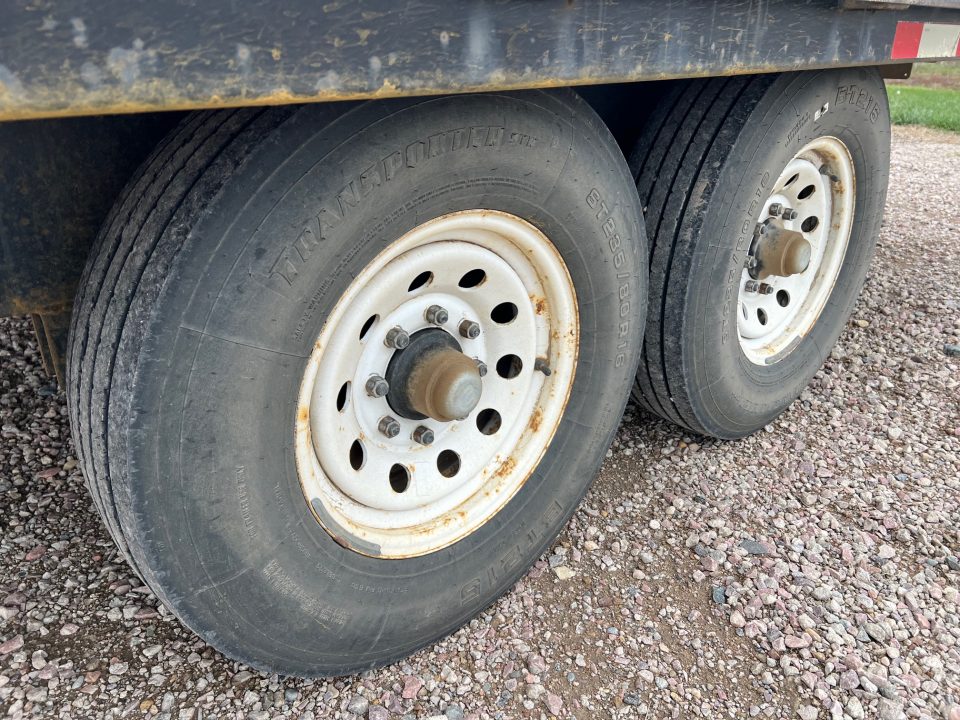 Used 2007 Jensen Deckover Equipment Trailer