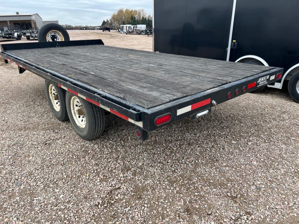 Used 2007 Jensen Deckover Equipment Trailer