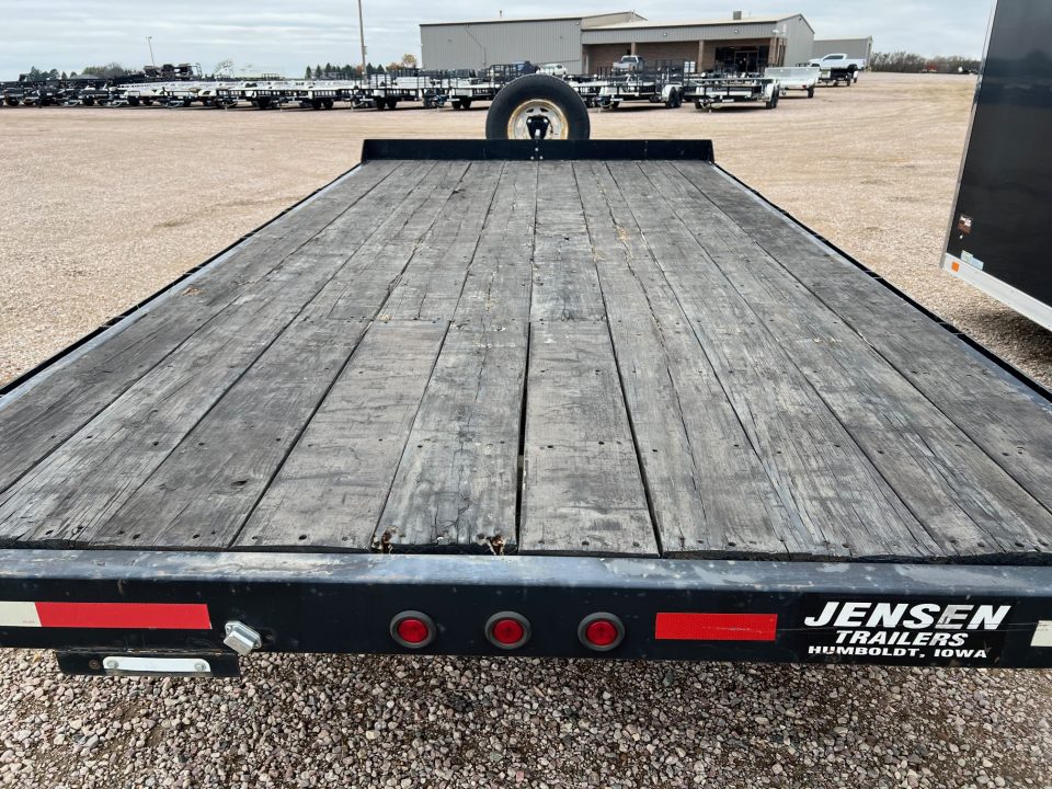 Used 2007 Jensen Deckover Equipment Trailer