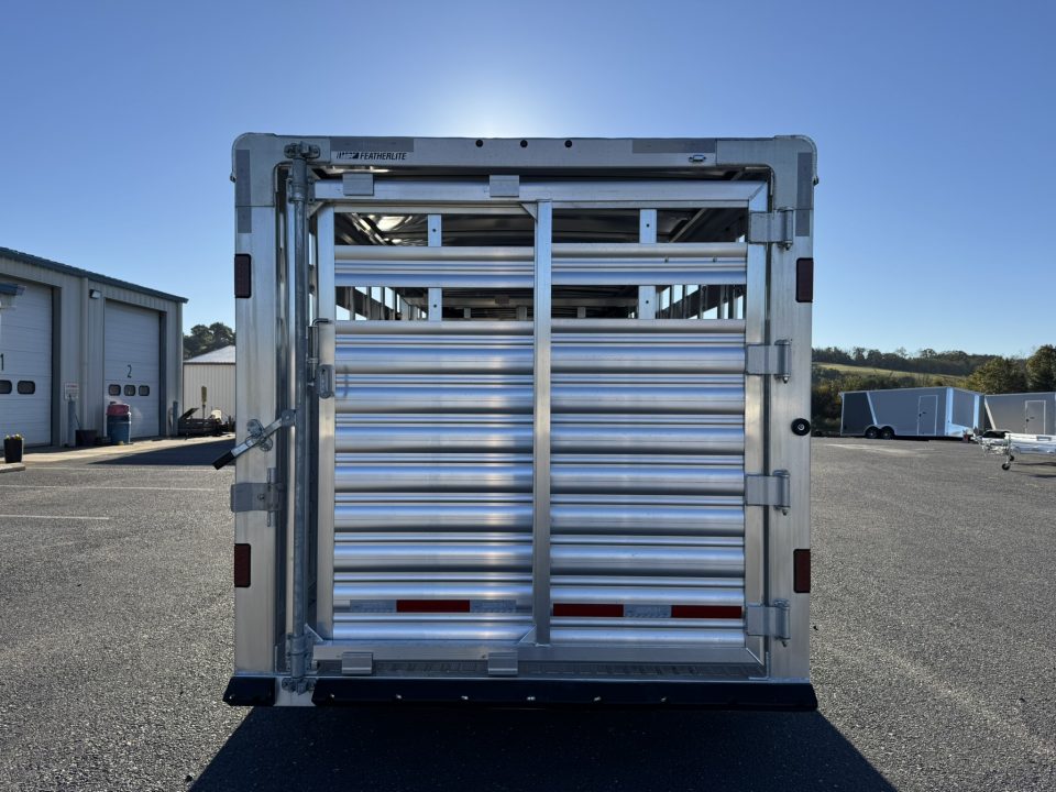 2027 Featherlite 8127-7 photo 5