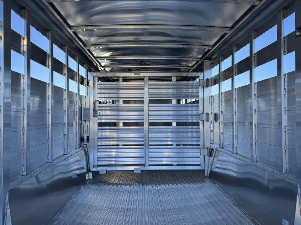 2027 Featherlite 8127-7 photo 8