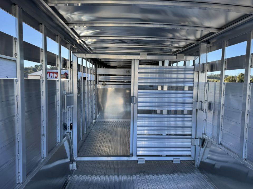 2027 Featherlite 8127-7 photo 9